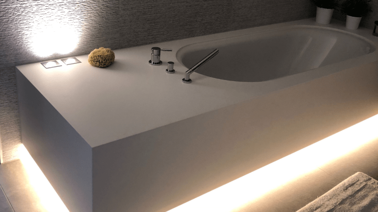 Verlichting voor badkamer door Reinard Pannekeet